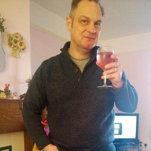 RoyAshman's profile picture. Hard working decent family man who really struggles with left wing politics.