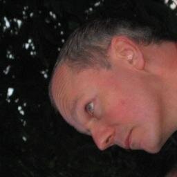 Twittre.. N’être qu’une question d’orthographe,un compliment sans terminaison, un attachement sans douleur...Ah ça ce serait sain ! N’est-ce pas ce qu’on prie ?