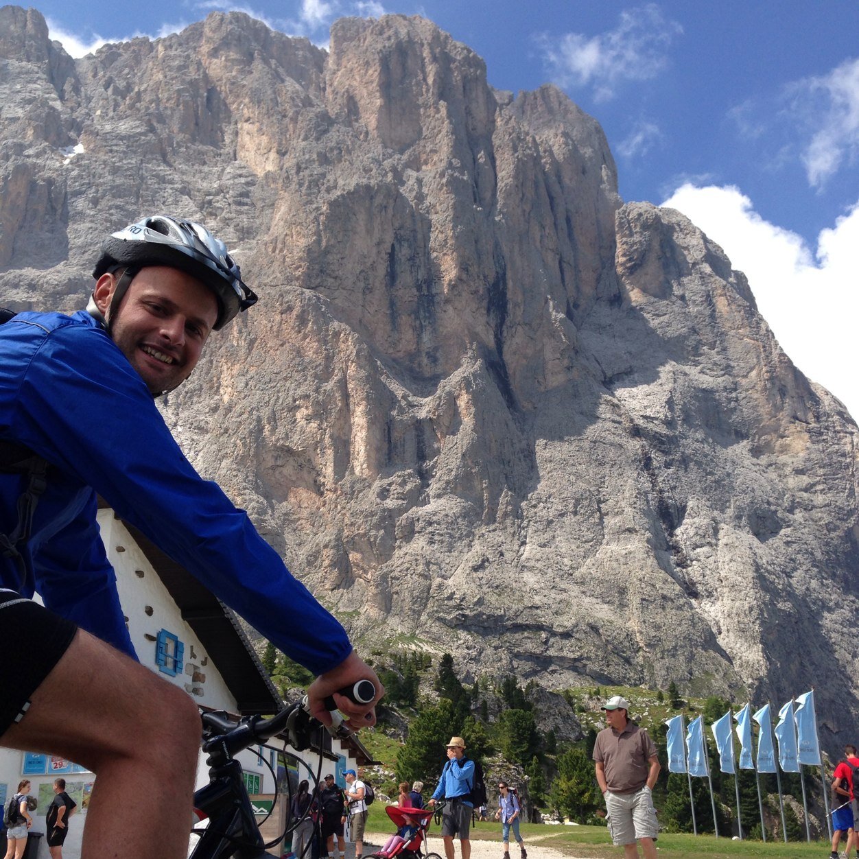 PisoniMarco's profile picture. Chi beve solo acqua, ha un segreto da nascondere. ( C. Baudelaire )