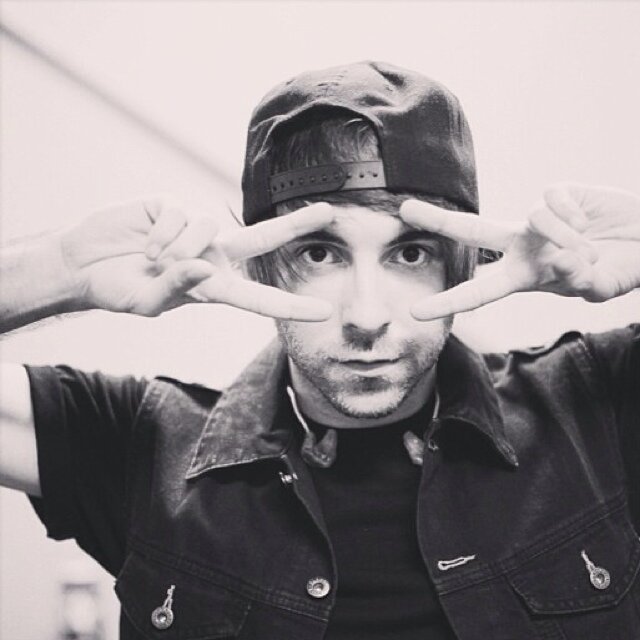 justfakehim's profile picture. 