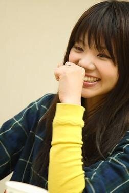 吉岡聖恵 desu! Vocalist of いきものがかり. Yo-ro-shi-ku!