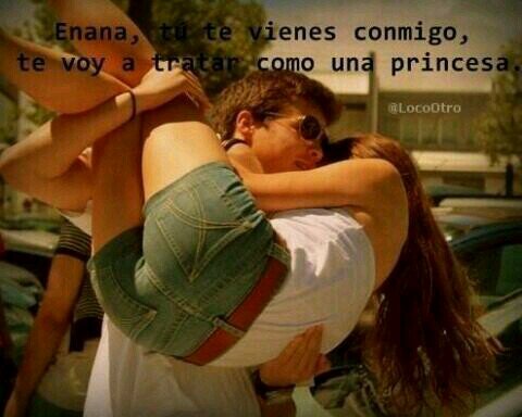 un loco que vive enamorado entre beso y beso