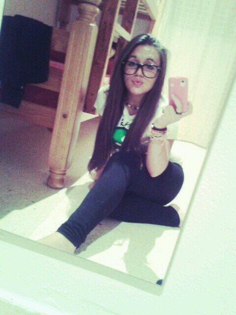 Polvazo del 99.Con mas daños que años. Seré linda pero no idiota.No prometas si no vas a cumplir. Instagram: nereaalcaide13