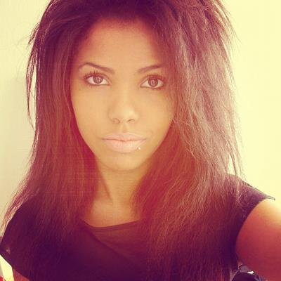 ValinaIlbert's profile picture. When you're lonely, music is your only friend.