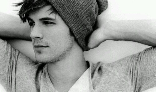 JulianB_LC's profile picture. Pintor. Nefilim. La felicidad aparece cuando menos nos lo esperamos