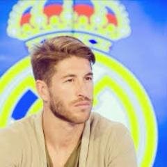 Jugador del Real Madrid C. F. y de la Selección Española de Fútbol. Corazón, carácter y pasión.
                   Madrid España