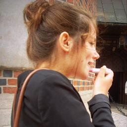 nikkidinnissen's profile picture. 