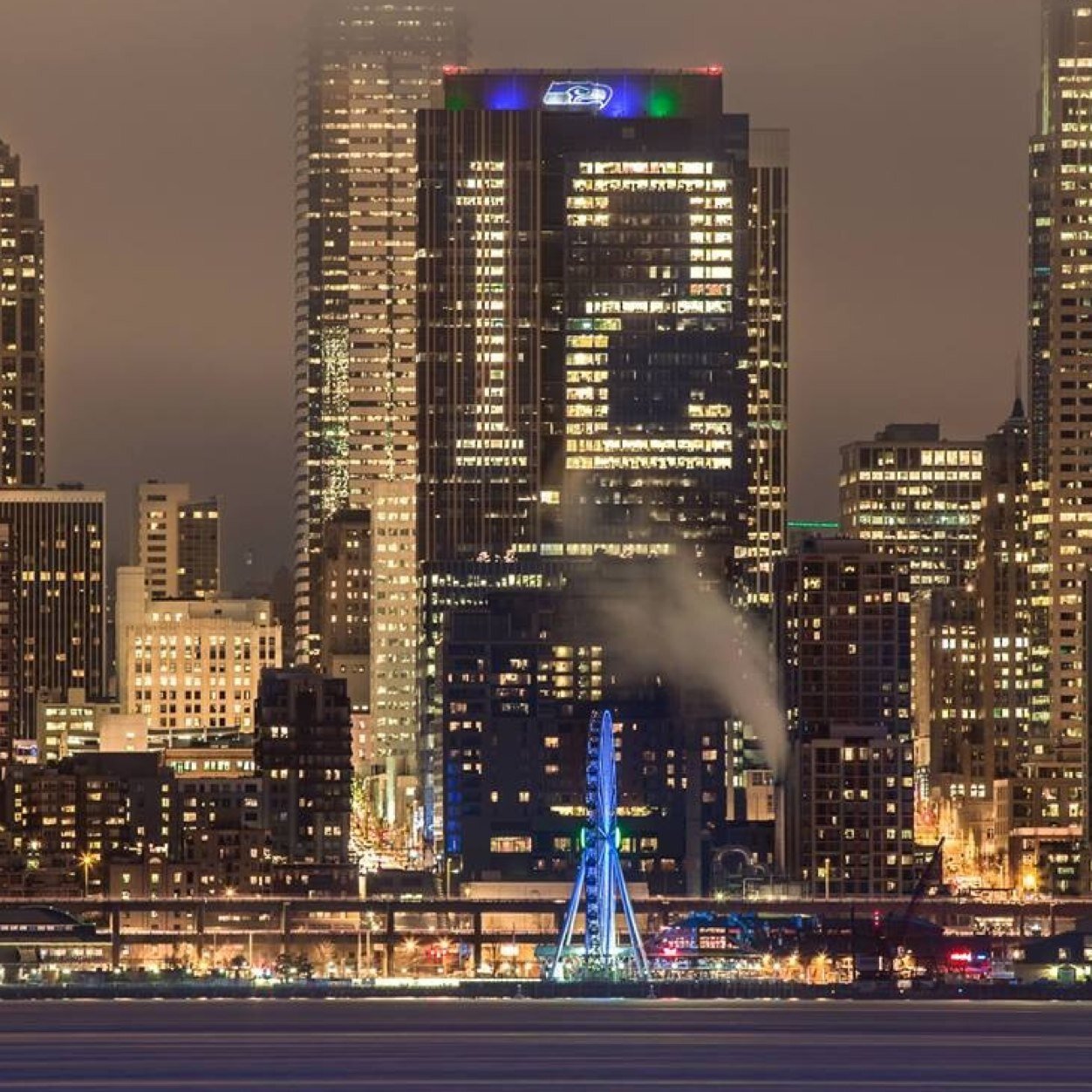 macbey's profile picture. @seahawks @seattlekraken