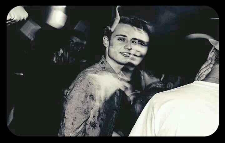 GiuMark's profile picture. Language Student, Amateur Swimmer and House DJ