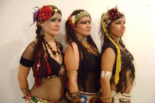 Grupo de dança oriental com enfoque em tribal. Formado em 5 de maio de 2009, composto pelas bailarinas Daiane Ribeiro, Bruna Gomes e Fernanda Araújo.