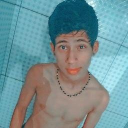Quem perde seus bens perde muito. Quem perde um amigo perde mais. Mas quem perde a coragem perde tudo ♚. Sigo você de volta ♡