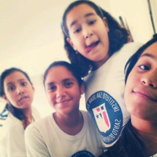 Dominican*|12.|somos globos llenos de sentimientos en un mundo de alfileres*|Ariam|Aileen|Amy|Didi~•
