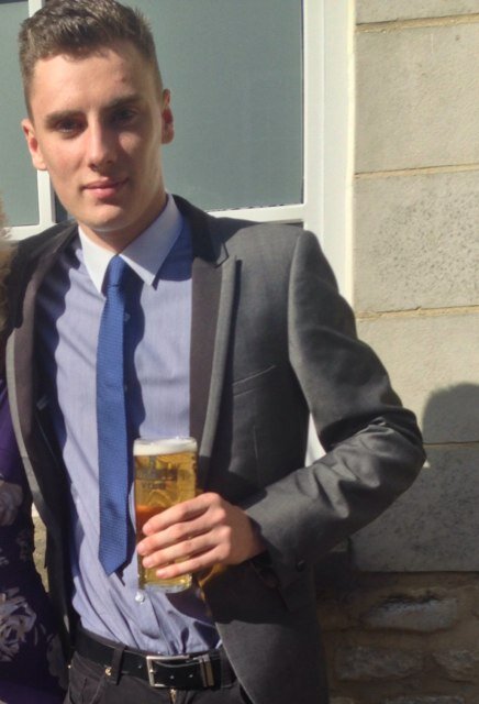 19 years old. Born in Oxford, living in Melbourne Enjoy life whilst you can. Massive #OUFC fan