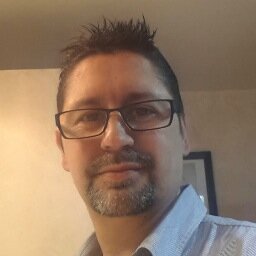Ciudadano del mundo, independiente, y emprendedor. Todo lo demás está de paso.