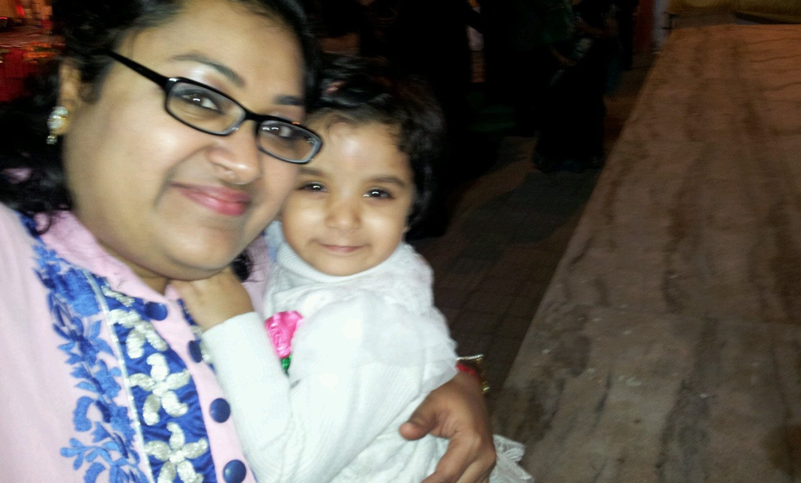 full time mom..part time work..big time foodie..luv chatting but with sensible ppl..rest later