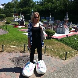 Are these shoes too big? Writer, editor, beauty geek, U2 super fan. Fitness diva specializing in bootcamps, yoga, Zumba and kids fitness.