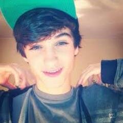 I'm a male directioner, I'm 15, □ Instagram: neon_hamster □kik & snapchat: omgkwa PEACE AND LOVE