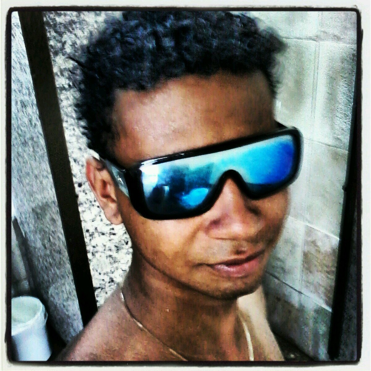 Whats: 17 981192366
Nascimento: 02/05/1994
idiota e chato mais gente boa.