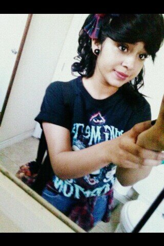 follow om insta {;@arlennesworld_    OliverSykes is the bbbe [;