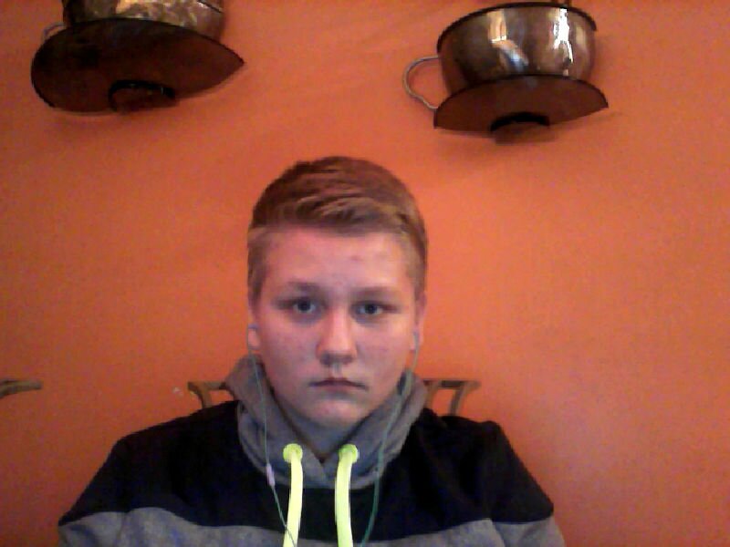 Hey it would be awesome if you can check out my channel and subscribe ill subscribe back!  http://t.co/gi0BPKr003