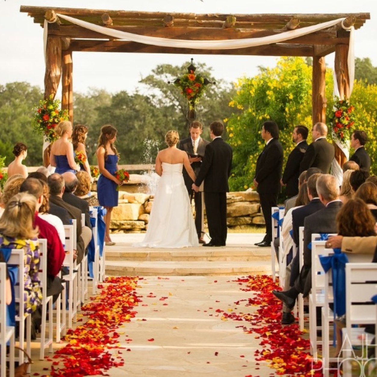 Memory Lane Event Center hosts weddings, receptions, parties, corporate events and much more! Please contact us at 512-894-0700 or info@memorylaneweddings.com