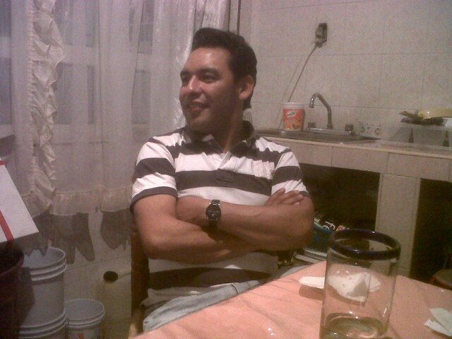 Saludos a todos, soy José Luis, mexicano, Lic. en Derecho y sonriente de nacimiento.