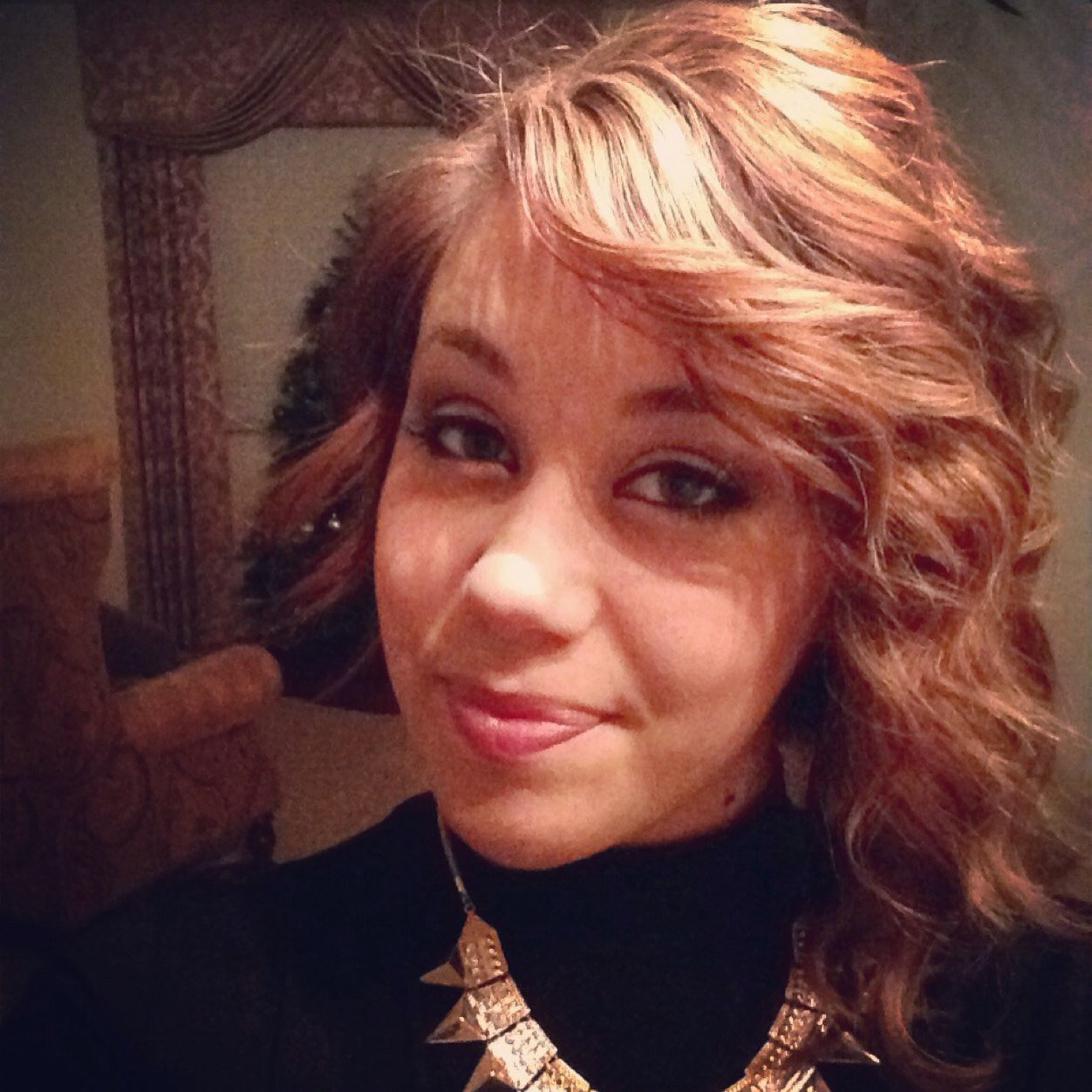 Licensed Hairstylist. Brittpyle25@gmail.coml