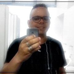 Lembro de nós dois! Sorrindo na escada aqui, estava tudo tão bem. E derepente acabou! (8)