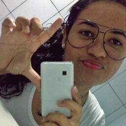 ♦ a minha imagem é você quem faz;
mas a minha vida, sou eu quem vivo .
AmoO @OleoSantana