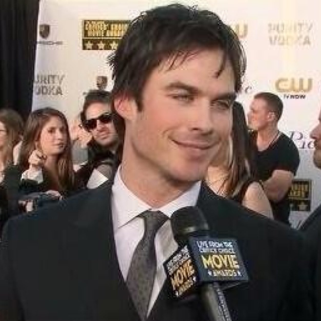 DamonSAVED__'s profile picture. UM FOLLOW PRA VCS AMORES ! N SIGA AQUI SIGA @Smouldy_Dreams