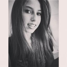 1 Fato sobre mim: amo chocolate, coca, Doritos, Abraços, e Sms *---*
http://t.co/UzeTpofwFK // Whats? (15) 9633-4502