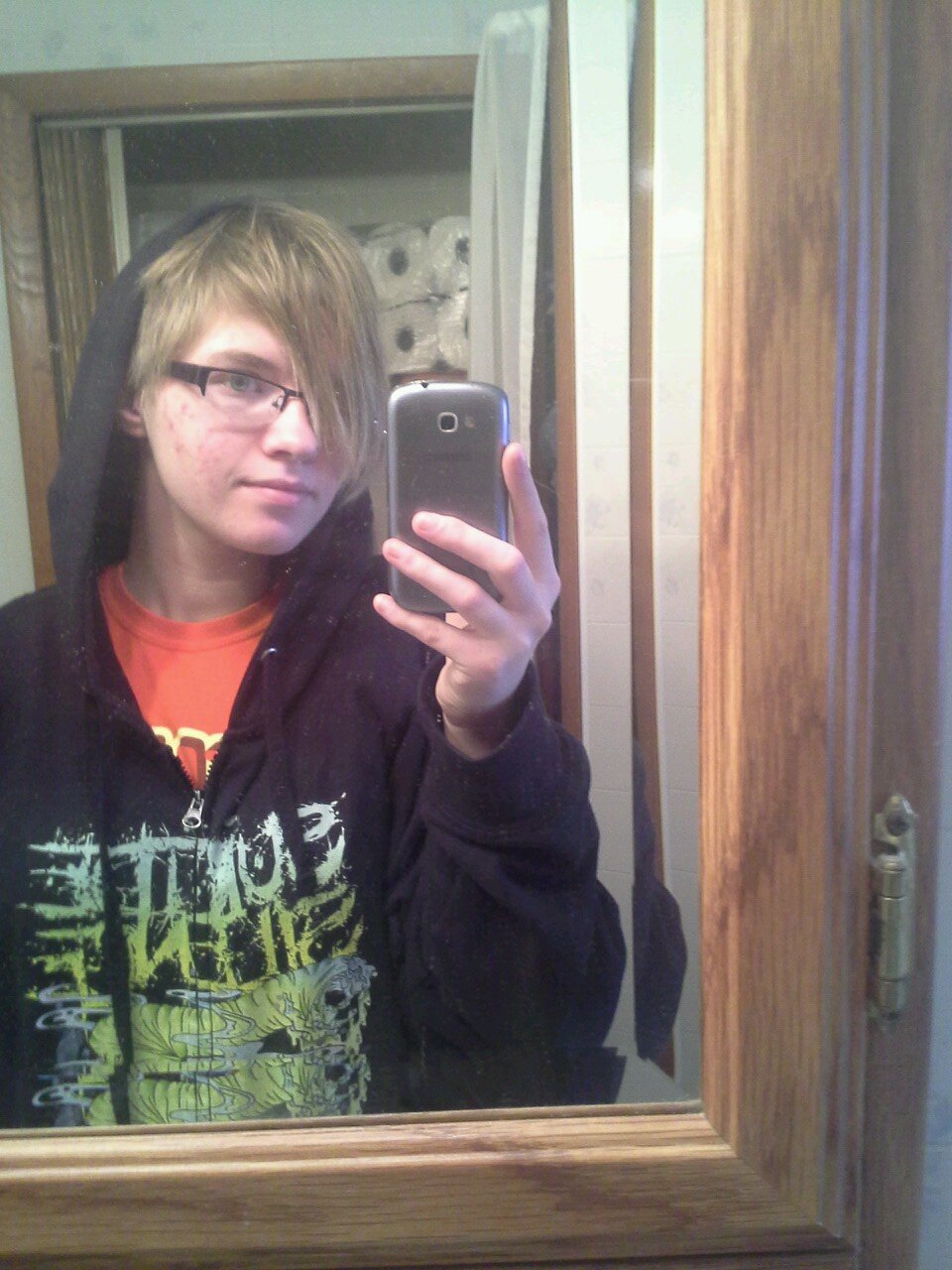 21 yo, happily taken with a beautiful son & living life to the fullest! Music nerd and natural highs are the best :)
