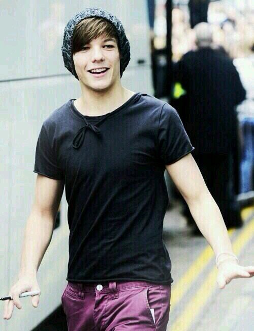 hey bby I just gave u a free follow so it would mean a lot if u could follow @zaynsqt ily :) x