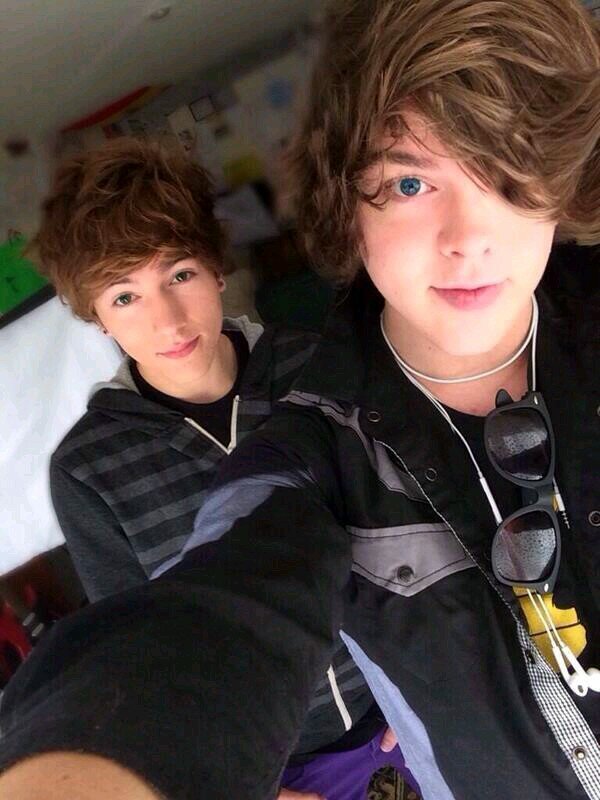 PointersFanmily's profile picture. I loved 2 guys called Danny and Paul. #PointersForever now #PointersNever. danny = asshole