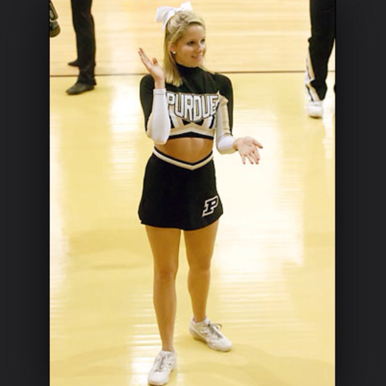 Random Thoughts from cheerleaders while at cheer ✌️