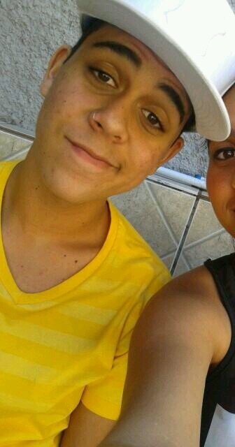 sou  feliz do jeito  que vivo   curto  cada  minutinho de um jeito ou de outro rsrsrsrsr