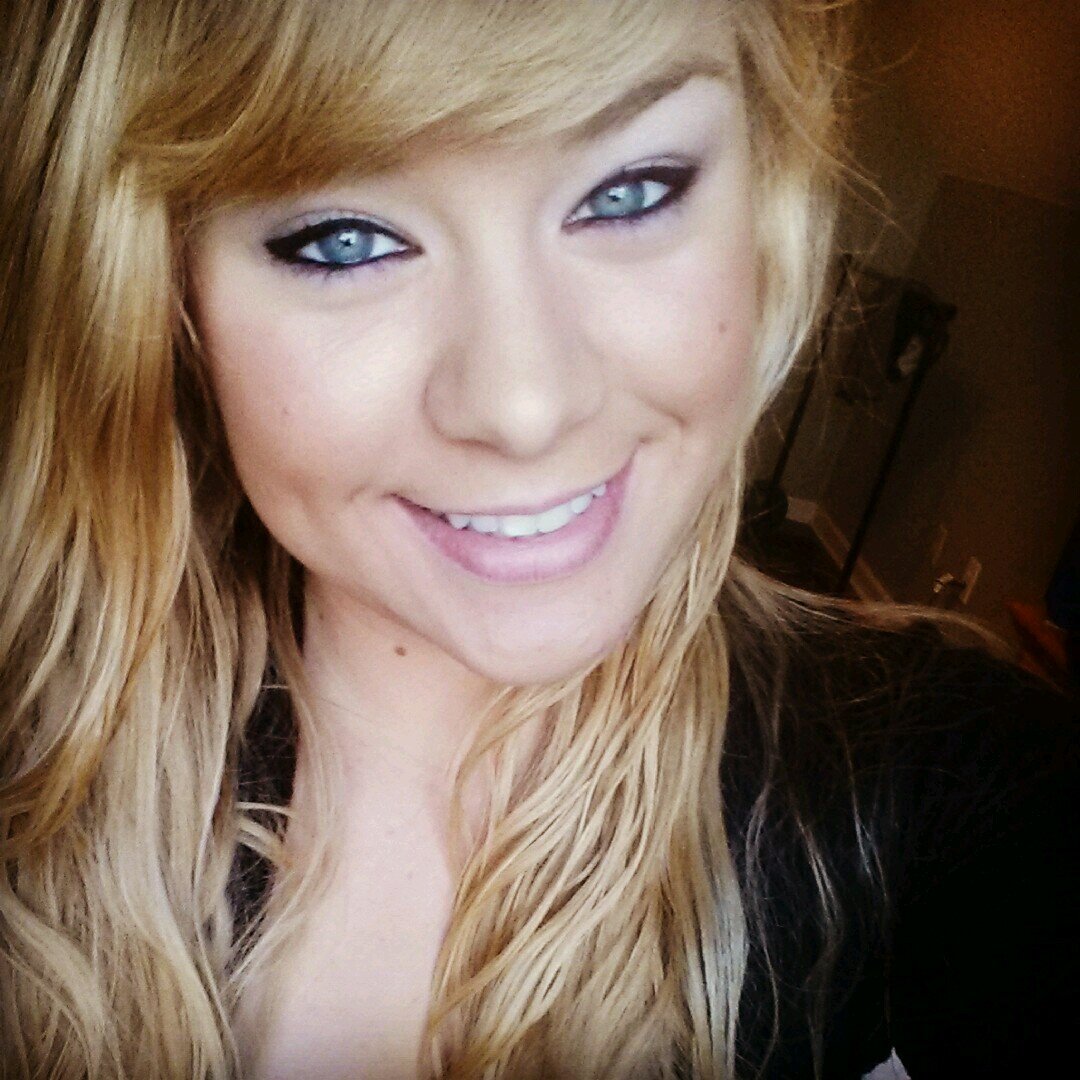 _KristaAnn's profile picture. 20 and have no clue what I'm doing.