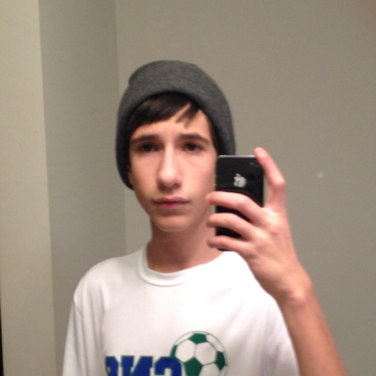 AnthonyPauli5's profile picture. I follow back thats all that matters