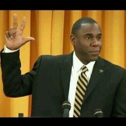 Head Football Coach for Americas team, The Vanderbilt University. #AnchorDown #GoldState #NothingSucksLikeAOrange