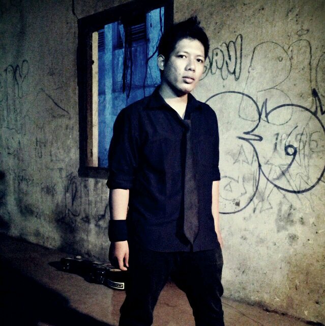Traveling, music, makan