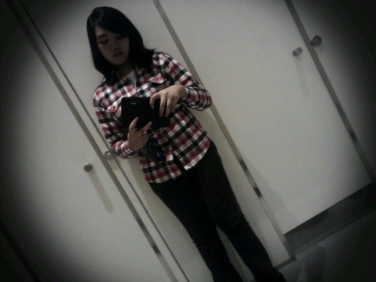 I 'm boyish,  i like dj, i like to dance, l love music 4ever, I Love GOD, and i like you..... ;)