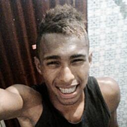 posso ate nao ser perfeito , mas sou feliz um bom Malandro conquistador  tem naipe de artista e pique de jogador .