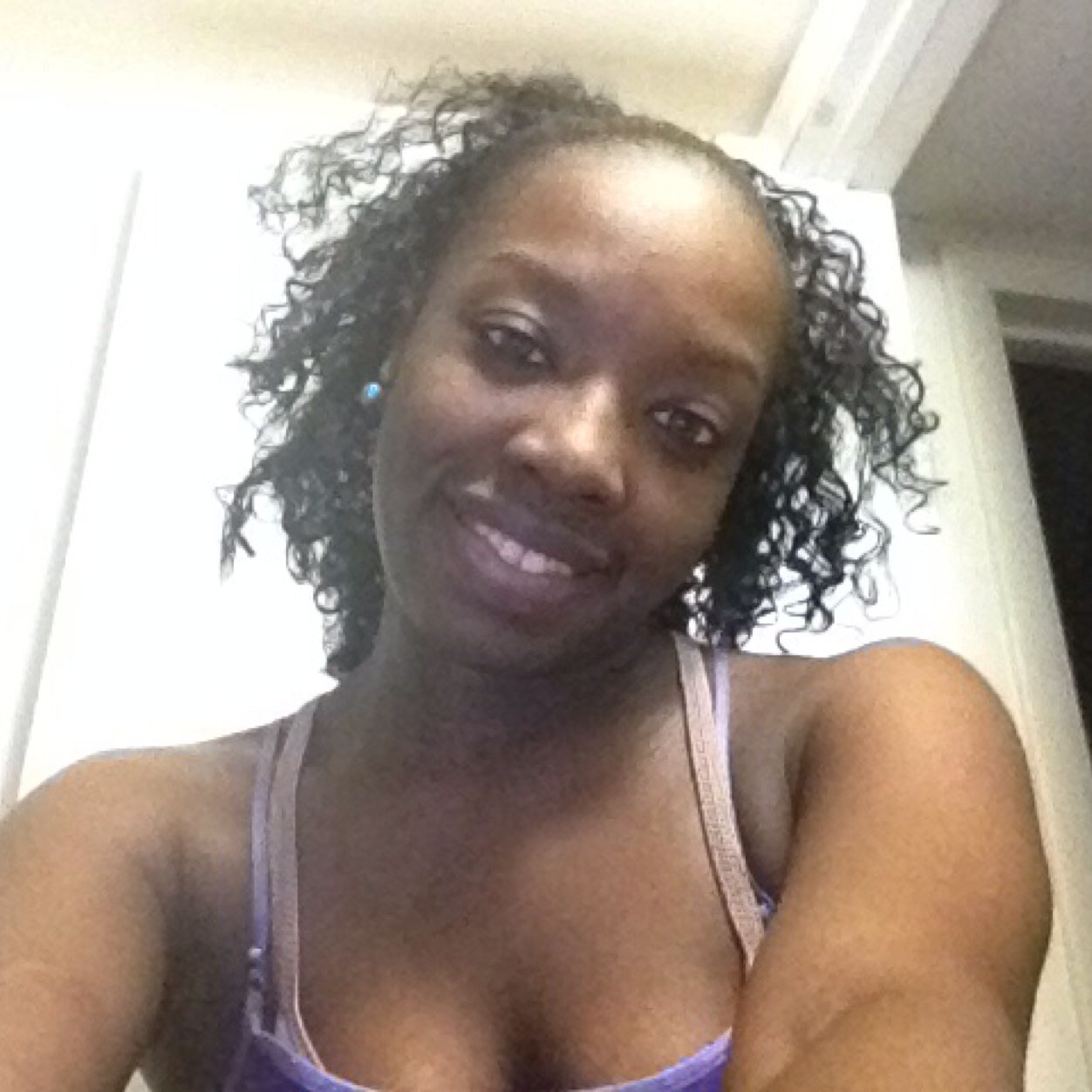 Im just a cool out going woman that loves sex, having fun, and making money ;-)
