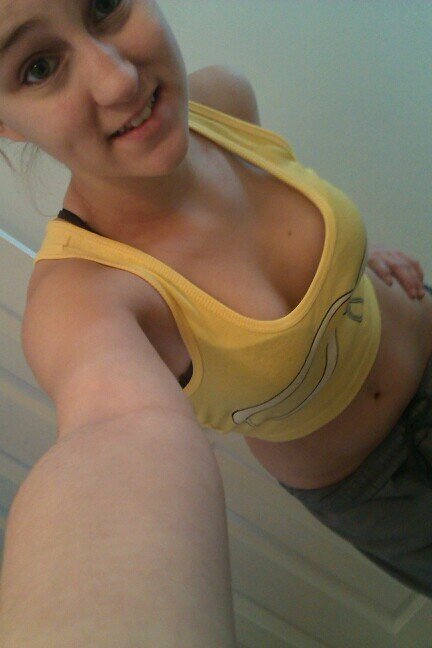 *16 years young
* Canadian Bitch
* taken: single for life 
*athlete: soccer,biathlon, 
* snapchat: Renee_millerxox 
*kik:hiddenbyfake.. follow me loves.