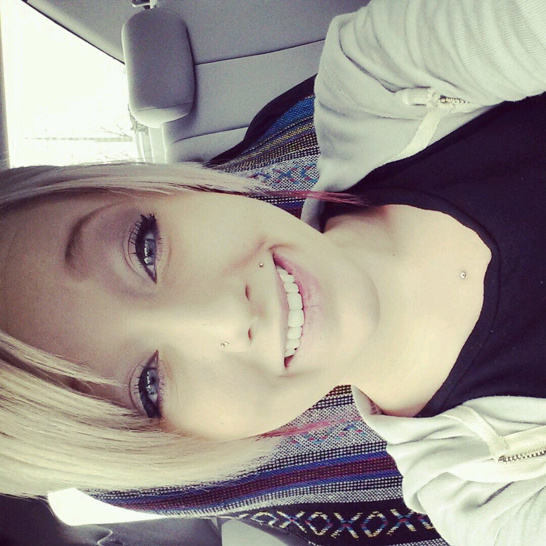 MissColumbus69's profile picture. We all have thorns.