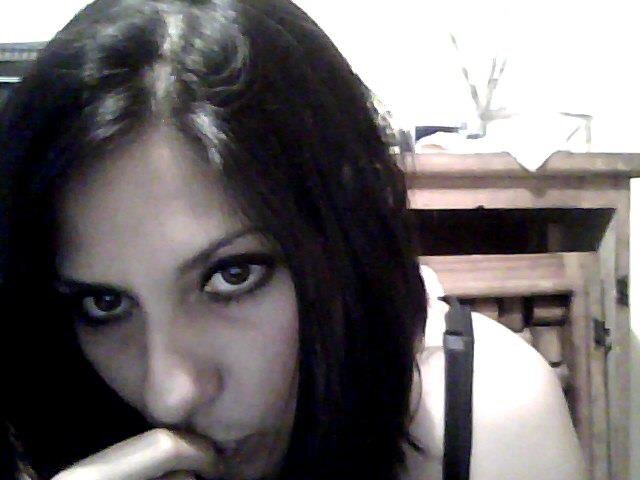 3_bereniceplata's profile picture. Waiting for the true love, while I'm drinking coffee and red wine, eating chocolate and junk food, listening great rock bands and, of course.... Enjoying myself