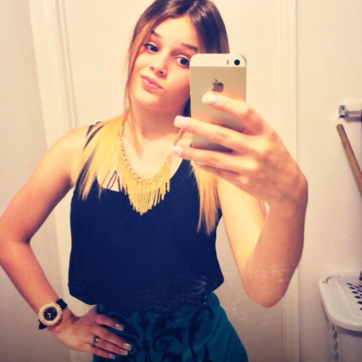 Soy Nueva en esto del Twitter 
Pero Tu sigueme que YO te sigo♡