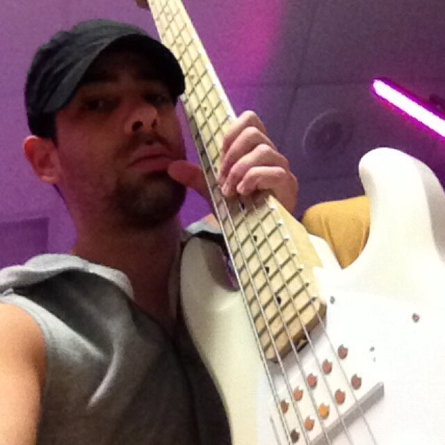 AntnyBassTone's profile picture. Fashion Misfit - Creative Visual & Sound Assassin with a palette for Adventure