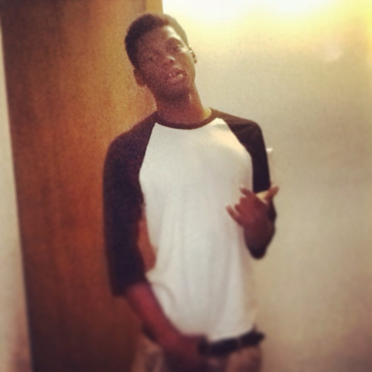If It Dont Make Money It Dont Make Sence F.M.O.I.G @LoonieSoArrogant Follow Me And Ill Ah Follow Back