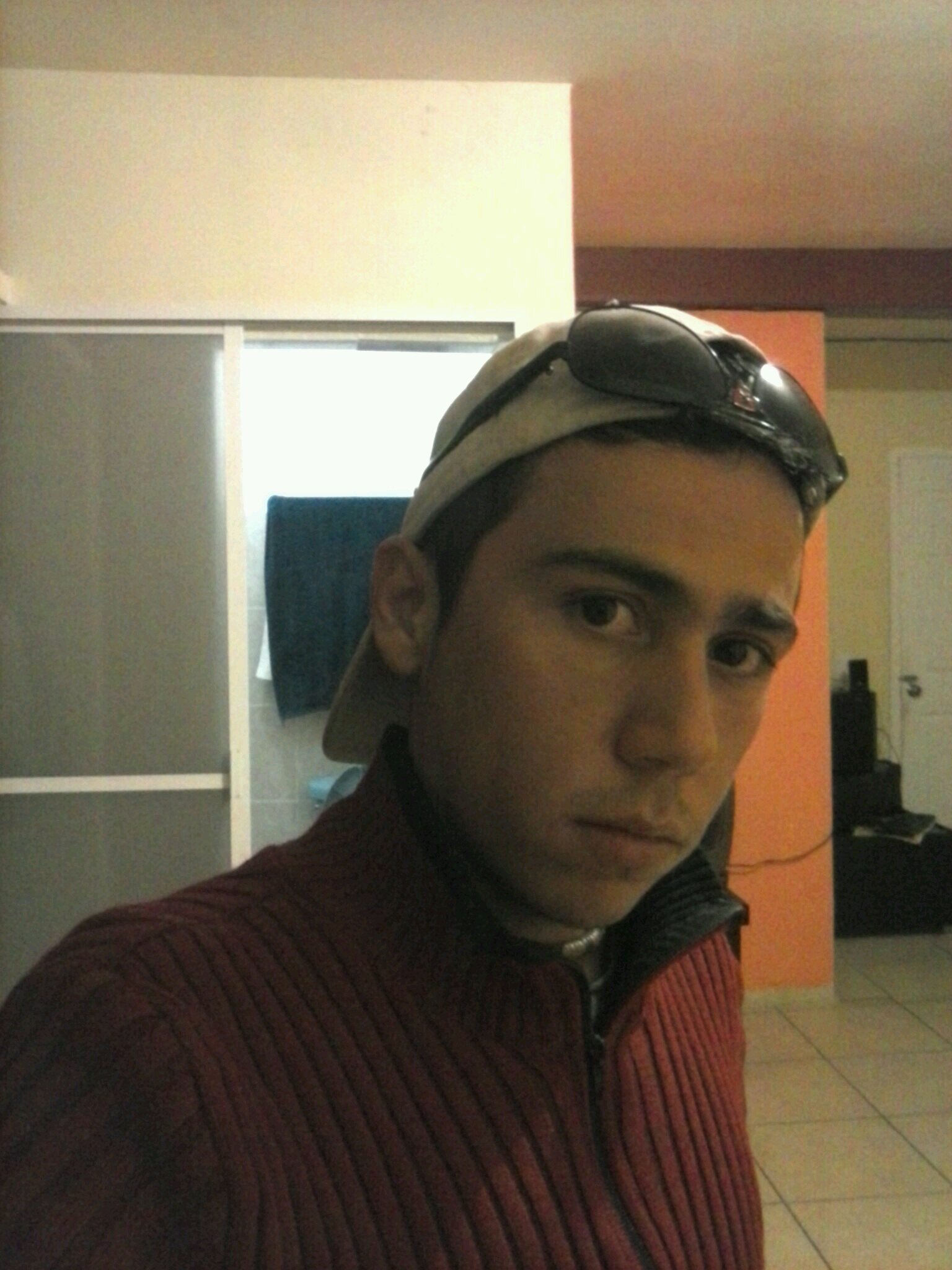 no se usar twitter y no tengo amigos